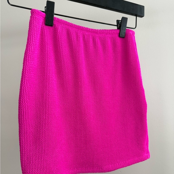Good American Pink "Always Fits" Mini Skirt - Picture 1 of 5